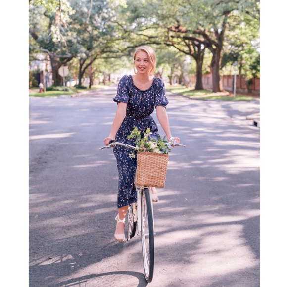 NWT Gal Meets Glam Violet Floral Print Jumpsuit Puff Sleeves Peasant Blue Size 2 - Picture 10 of 10